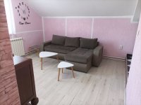 Nekretnina: Namešten stan u kući, 50m2, na prvom spratu, zaseban ulaz