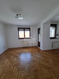 Nekretnina: Crveni Krst, parking mesto, useljiv ID#25131