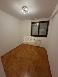 Nekretnina: Crveni Krst, parking mesto, useljiv ID#25131