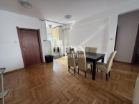 Nekretnina: 3.0 stan u Zemunu,ima i garazno mesto ID#5715