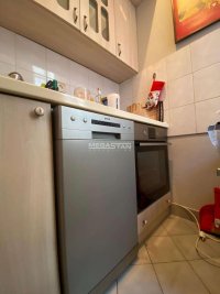 Nekretnina: Hram Svetog Save, namešten, odmah useljiv