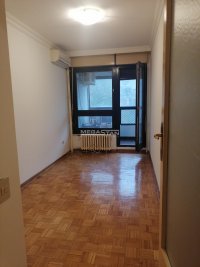 Nekretnina: Vukov spomenik, polunamešten