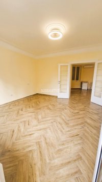 Nekretnina: Skupština, lux, polunamešten