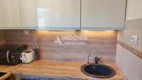Nekretnina: Zemun polje, 4.0, troetažni, renoviran, uknjižen ID#10525
