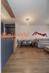 Nekretnina: ZEMUN Novogradska ID: 93287