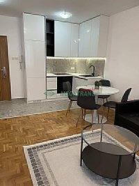 Nekretnina: 1.5-soban, 38m2, renoviran ! Bulevar Evrope, zgrada ZONED ID#1785