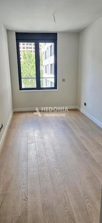 Nekretnina: Airport Garden, izdavanje, 3.0, nov, prazan, parking ID#10575