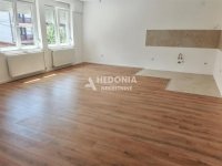 Nekretnina: Sremčica, nov, 4.0, prazan, svetao stan ID#10586