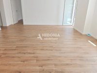 Nekretnina: Sremčica, nov, 4.0, prazan, svetao stan ID#10586