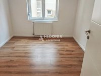 Nekretnina: Sremčica, nov, 4.0, prazan, svetao stan ID#10586