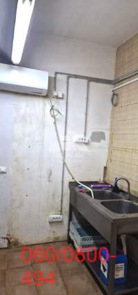 Nekretnina: Lokal sa izlogom na dva nivoa - Cara Uroša ID#3848
