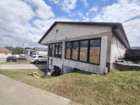 Nekretnina: Na prodaju kuća i poslovni prostor u Klupcima Loznica