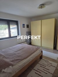 Nekretnina: Centar, 58m2 + terasa od 20m2 + dvorište oko 80m2