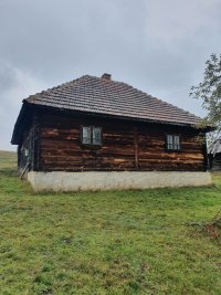 Nekretnina: Na prodaju plac 40 ari sa starom Chalet kucom na Zlatiboru