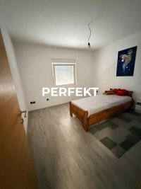 Nekretnina: Kuća sa 3 uknjižena stana + garaža + plac