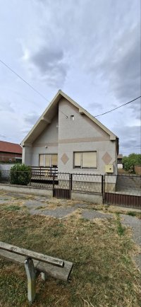 Nekretnina: Prodajem kucu u centru Jarkovca