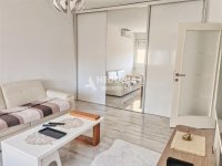 Nekretnina: Braće Jerković, 2.5, renoviran, dvostran, svetao ID#10700