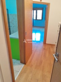 Nekretnina: Blok 33, 2.5, renoviran, dvostran, odmah useljiv ID#10701