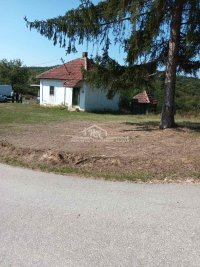 Nekretnina: Lučani, selo Rti, 30m2, plus 3 ha polj.zemljišta ID#1676