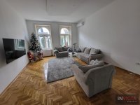 Nekretnina: Salonski stan, deo kuće, u centru