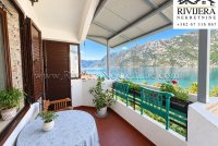 Nekretnina: Na prodaju dvosoban stan prva linija do mora Risan Kotor