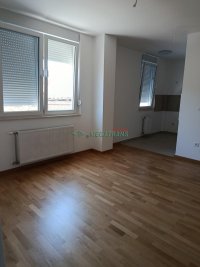 Nekretnina: Garsonjera NENAMEŠTENA sa izdvojenom kuhinjom, Telep, Ćirila i Metodija ID#195