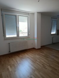 Nekretnina: Garsonjera NENAMEŠTENA sa izdvojenom kuhinjom, Telep, Ćirila i Metodija ID#195