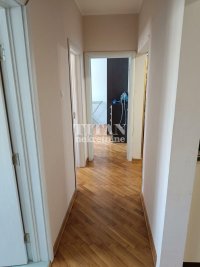Nekretnina: prostran četvorosoban stan (125 m²) ima i garazno mesto ID#5817
